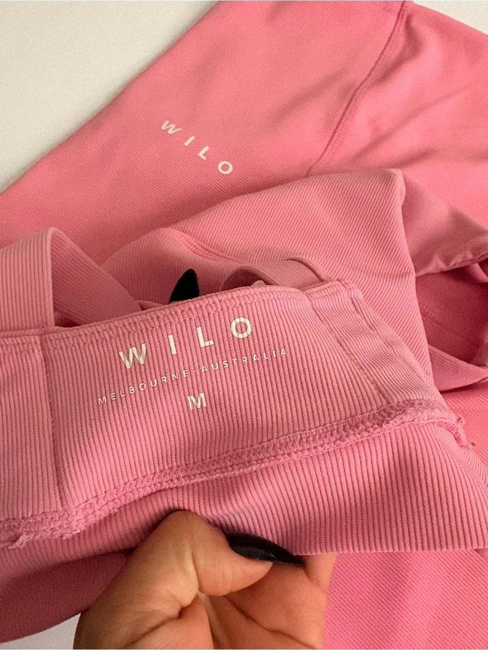 WILO 2-piece ribbed activewear set—high-waits leggings & sports bra -size M